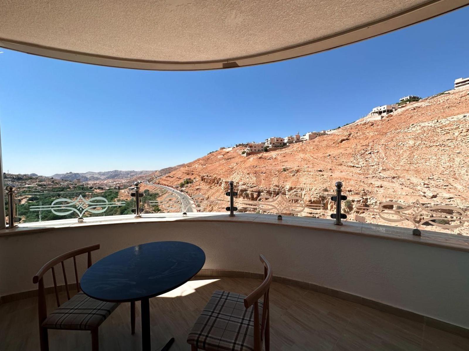 Petra Canyon Hotel Вади Муса Экстерьер фото